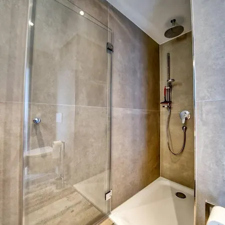 - Haus H, App 0h0301 Apartament *